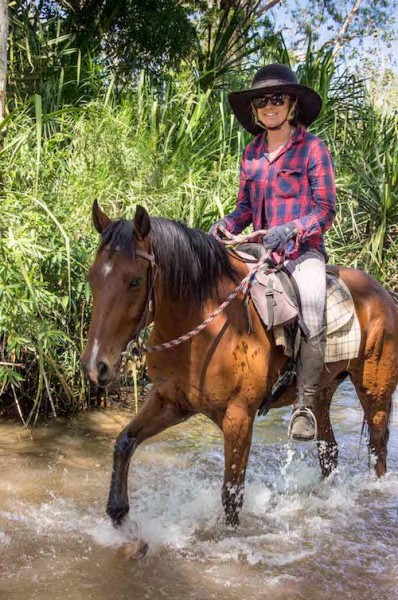 Kelly and Tom, horse trekking, Australia